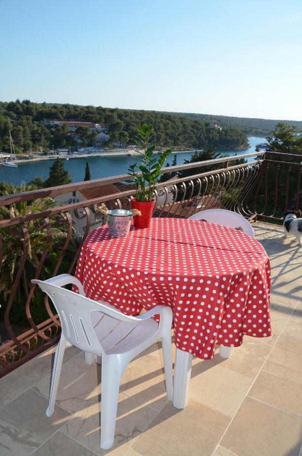 Luana Apartment Milna  Zewnętrze zdjęcie